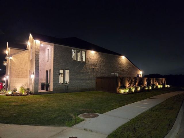 211 Vista Knoll Court, New Caney, TX 77357