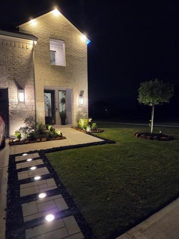 211 Vista Knoll Court, New Caney, TX 77357