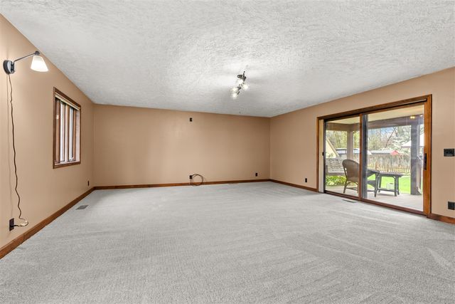 10518 Stadium Drive, Kalamazoo, MI 49009