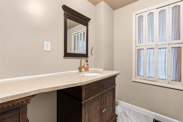 10518 Stadium Drive, Kalamazoo, MI 49009