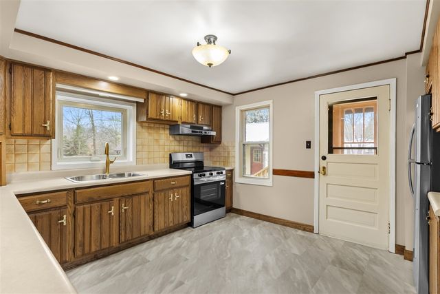 10518 Stadium Drive, Kalamazoo, MI 49009