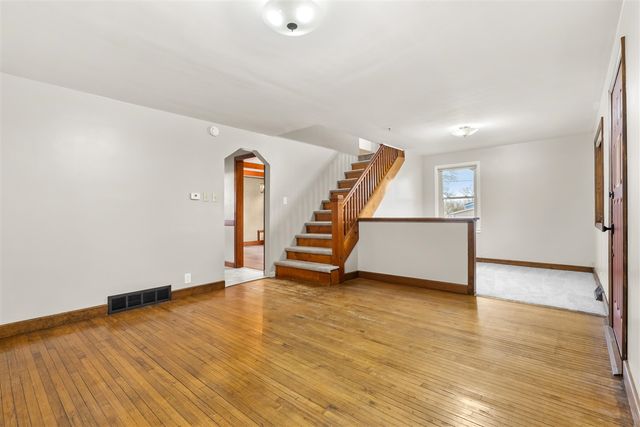 10518 Stadium Drive, Kalamazoo, MI 49009