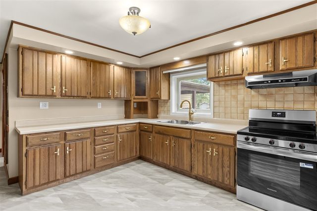 10518 Stadium Drive, Kalamazoo, MI 49009