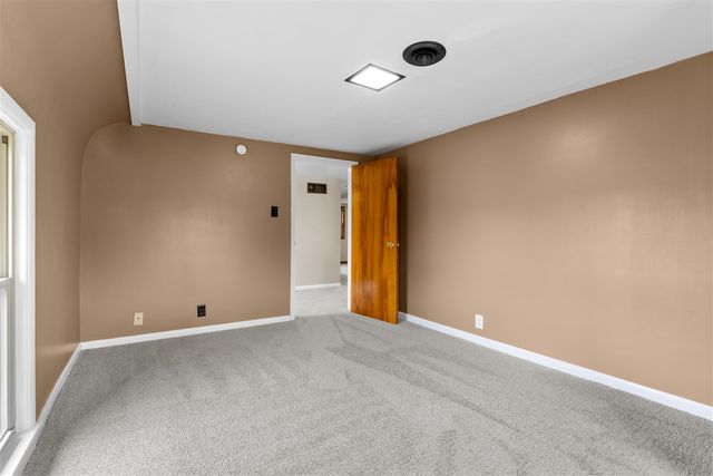 10518 Stadium Drive, Kalamazoo, MI 49009