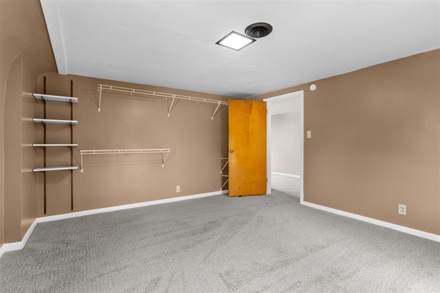 10518 Stadium Drive, Kalamazoo, MI 49009