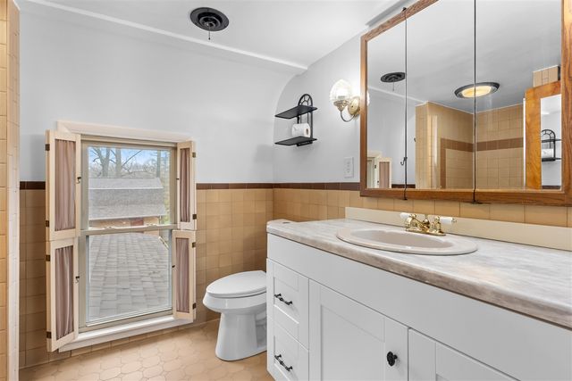 10518 Stadium Drive, Kalamazoo, MI 49009