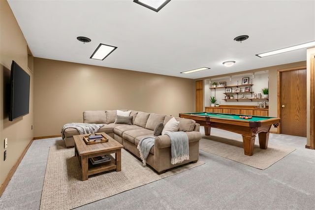 10518 Stadium Drive, Kalamazoo, MI 49009