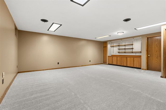 10518 Stadium Drive, Kalamazoo, MI 49009