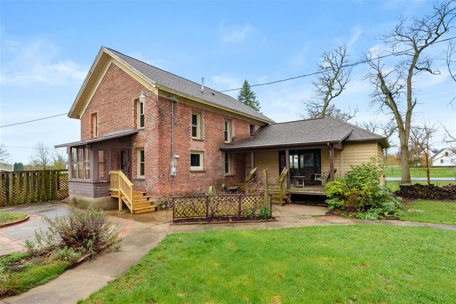 10518 Stadium Drive, Kalamazoo, MI 49009