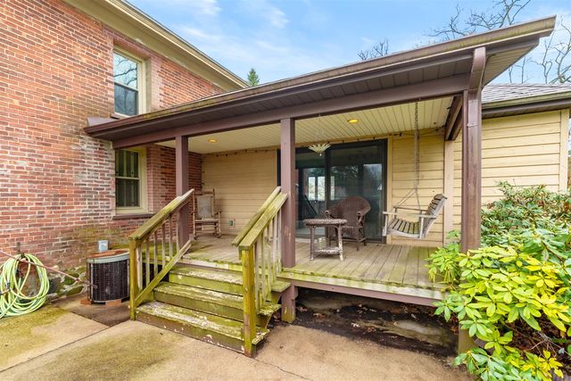 10518 Stadium Drive, Kalamazoo, MI 49009