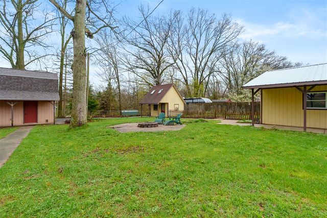 10518 Stadium Drive, Kalamazoo, MI 49009