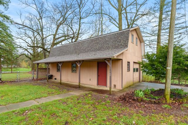 10518 Stadium Drive, Kalamazoo, MI 49009