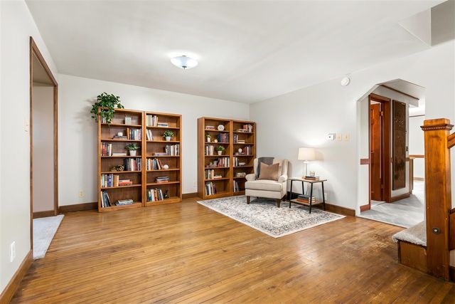 10518 Stadium Drive, Kalamazoo, MI 49009