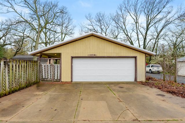 10518 Stadium Drive, Kalamazoo, MI 49009