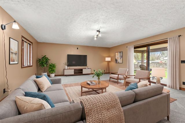 10518 Stadium Drive, Kalamazoo, MI 49009