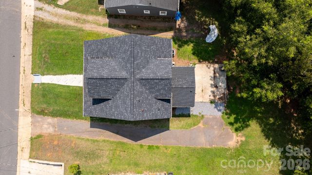 242 8th Avenue Drive SW, Hickory, NC 28602
