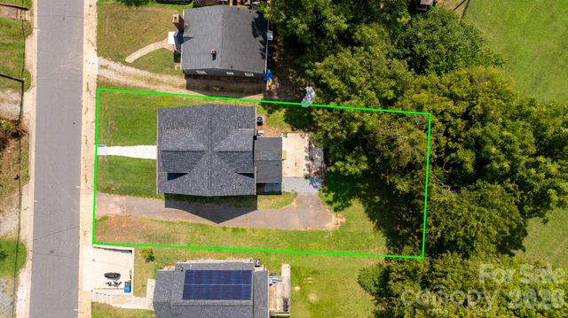 242 8th Avenue Drive SW, Hickory, NC 28602