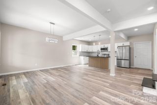 242 8th Avenue Drive SW, Hickory, NC 28602