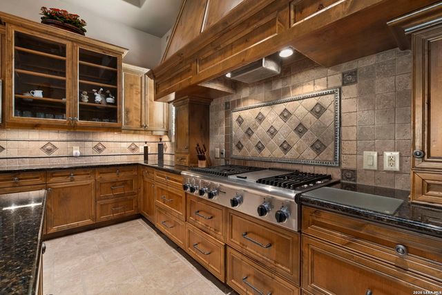 107 Geddington, Shavano Park, TX 78249
