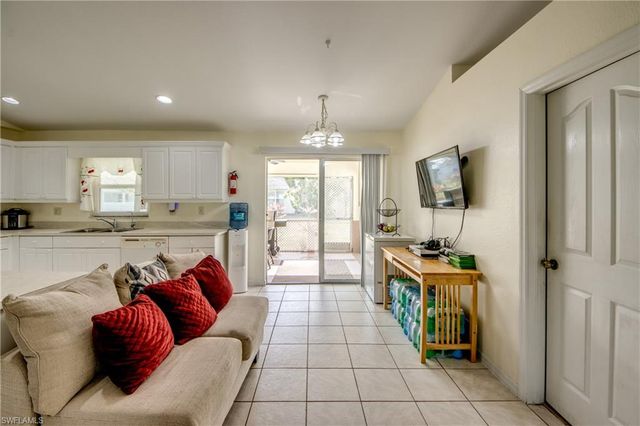 2713 NW 1st PL, Cape Coral, FL 33993