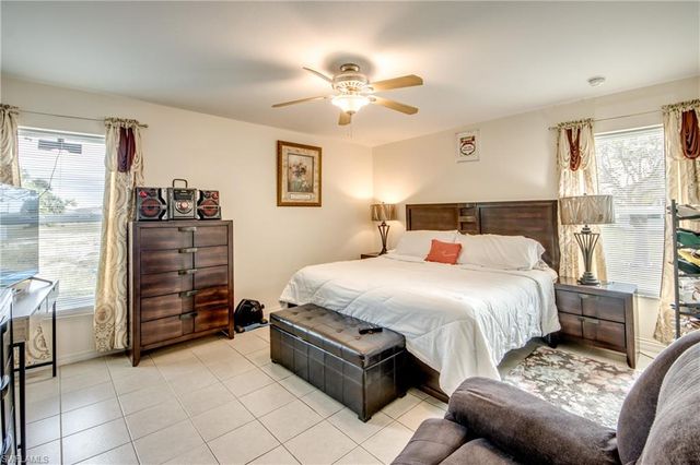 2713 NW 1st PL, Cape Coral, FL 33993