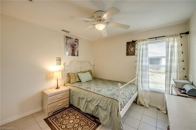 2713 NW 1st PL, Cape Coral, FL 33993