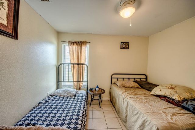 2713 NW 1st PL, Cape Coral, FL 33993