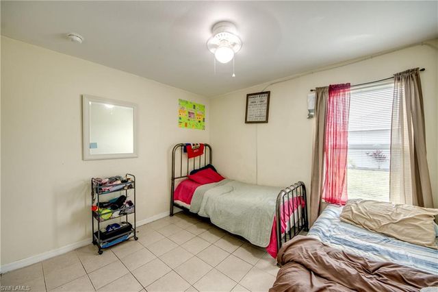 2713 NW 1st PL, Cape Coral, FL 33993