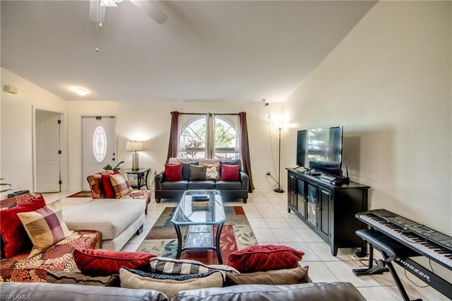 2713 NW 1st PL, Cape Coral, FL 33993