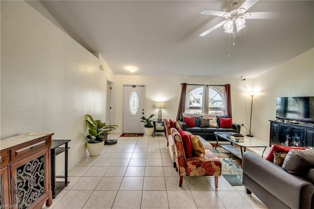 2713 NW 1st PL, Cape Coral, FL 33993