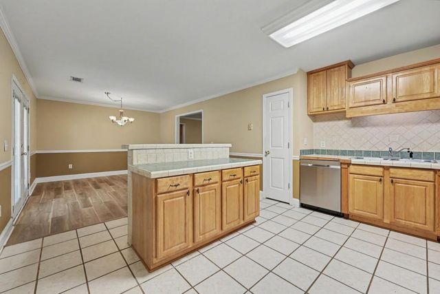 129 Buckeye Point, Commerce, GA 30530