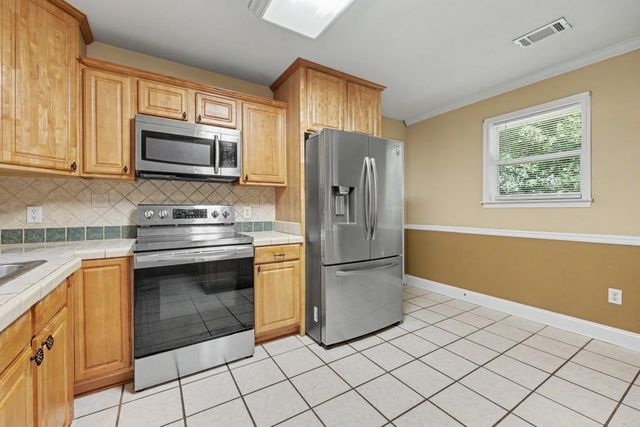 129 Buckeye Point, Commerce, GA 30530