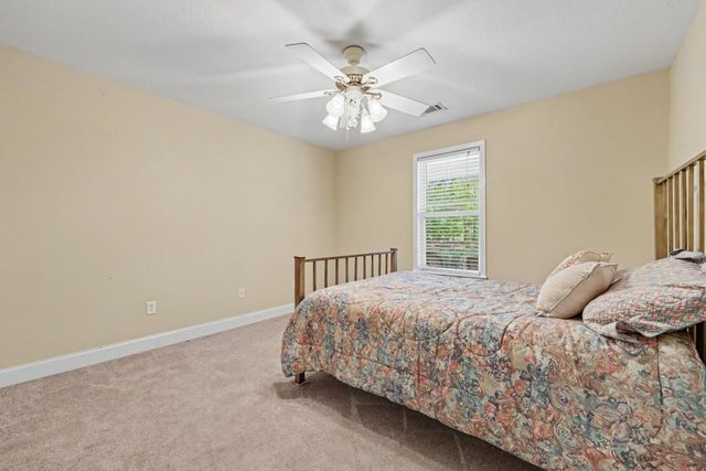129 Buckeye Point, Commerce, GA 30530