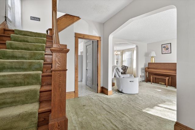 827 Lafond Avenue, Saint Paul, MN 55104