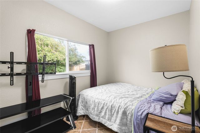 14923 W Thorne Lane SW, Lakewood, WA 98498