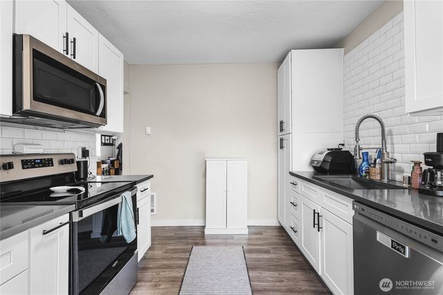 14923 W Thorne Lane SW, Lakewood, WA 98498