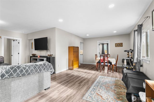 14923 W Thorne Lane SW, Lakewood, WA 98498