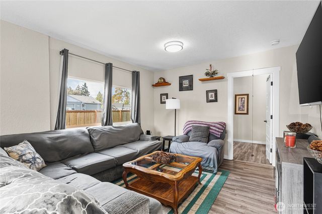 14923 W Thorne Lane SW, Lakewood, WA 98498