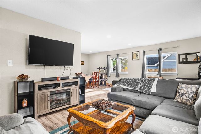 14923 W Thorne Lane SW, Lakewood, WA 98498