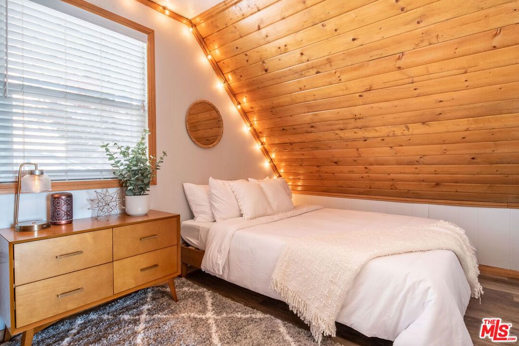 Image 22 of property listing at 31561 Panorama Drive, Running Springs, CA 92382