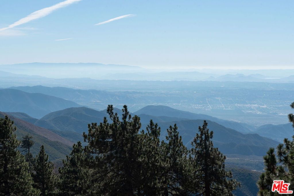 Image 29 of property listing at 31561 Panorama Drive, Running Springs, CA 92382