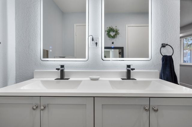 7629 Cedarhill Road, Watauga, TX 76148