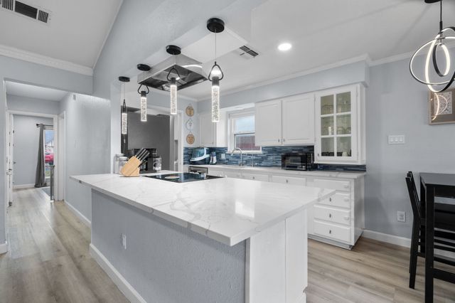 7629 Cedarhill Road, Watauga, TX 76148