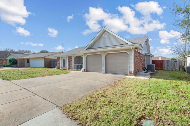 7629 Cedarhill Road, Watauga, TX 76148