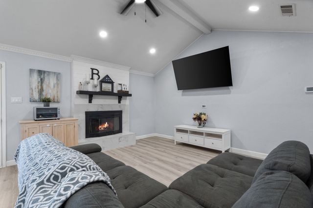 7629 Cedarhill Road, Watauga, TX 76148