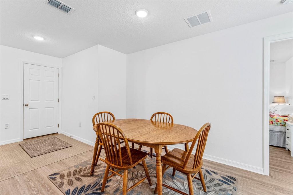 Image 12 of property listing at 10 POINSETTIA LANE, Palm Coast, FL 32164