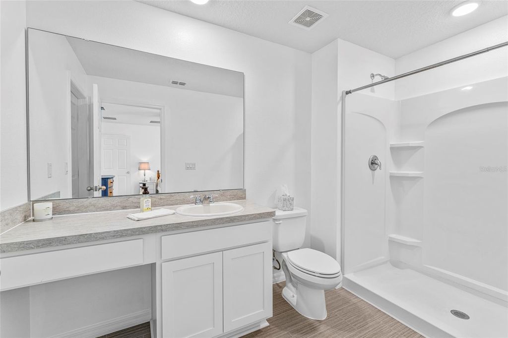 Image 19 of property listing at 10 POINSETTIA LANE, Palm Coast, FL 32164