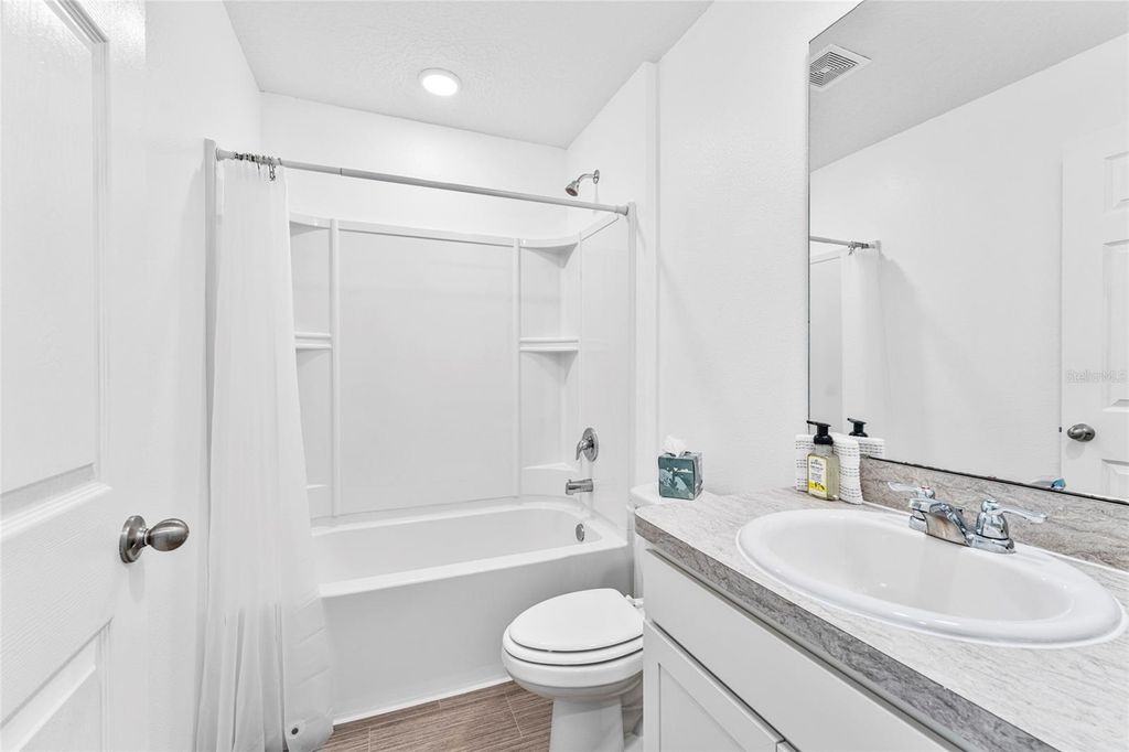 Image 24 of property listing at 10 POINSETTIA LANE, Palm Coast, FL 32164