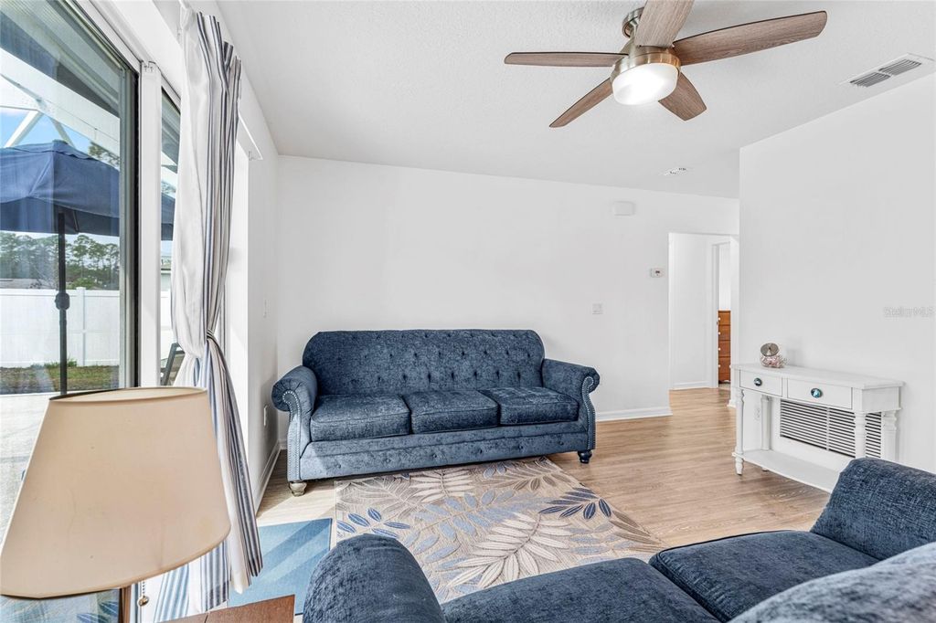 Image 9 of property listing at 10 POINSETTIA LANE, Palm Coast, FL 32164