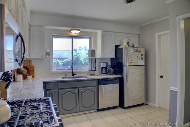 6766 E 26th Place, Tulsa, OK 74129